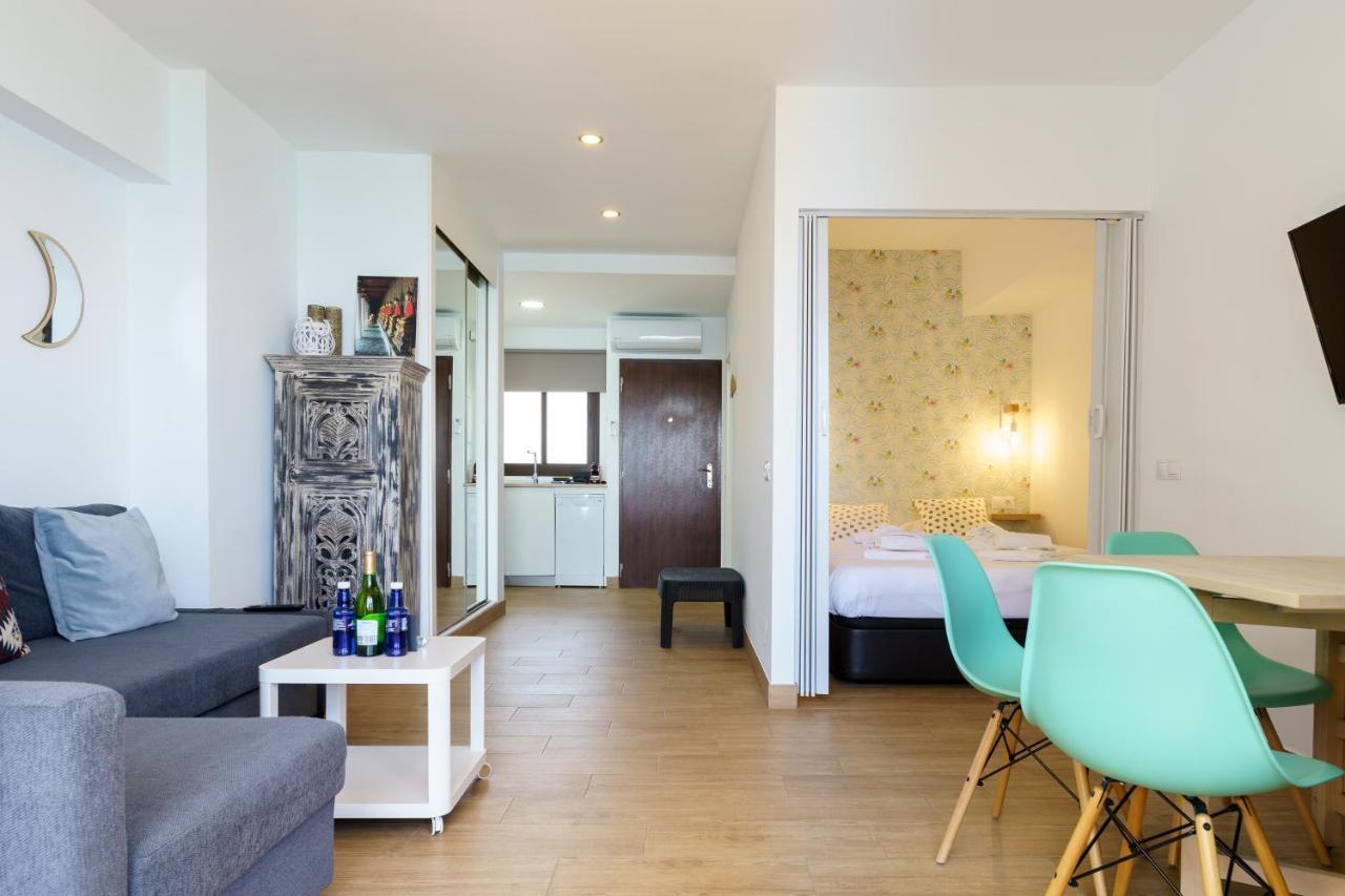 Amazing Views Beachfront Apartment With Swimming Pool بينالماذينا المظهر الخارجي الصورة
