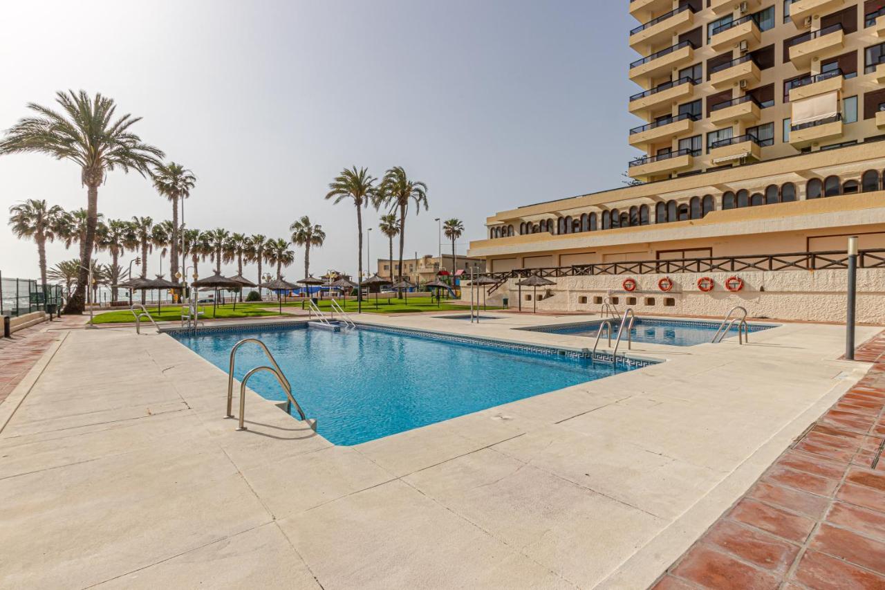 Amazing Views Beachfront Apartment With Swimming Pool بينالماذينا المظهر الخارجي الصورة